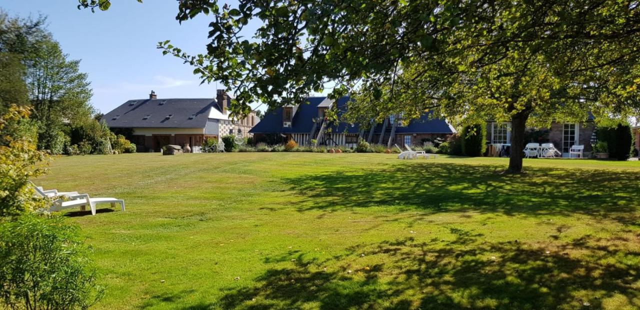 B&B - Le Clos Aux Masques Saint-Pierre-Azif Buitenkant foto
