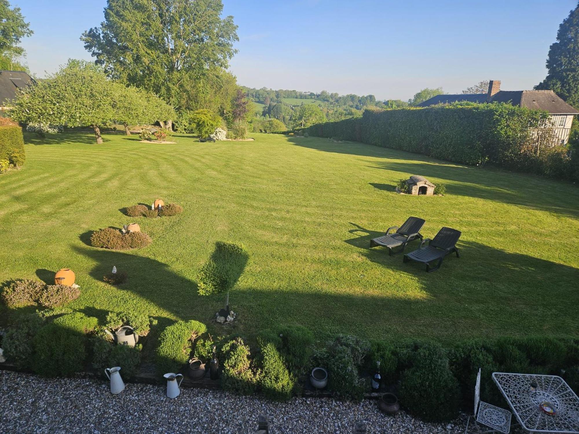 B&B - Le Clos Aux Masques Saint-Pierre-Azif Buitenkant foto