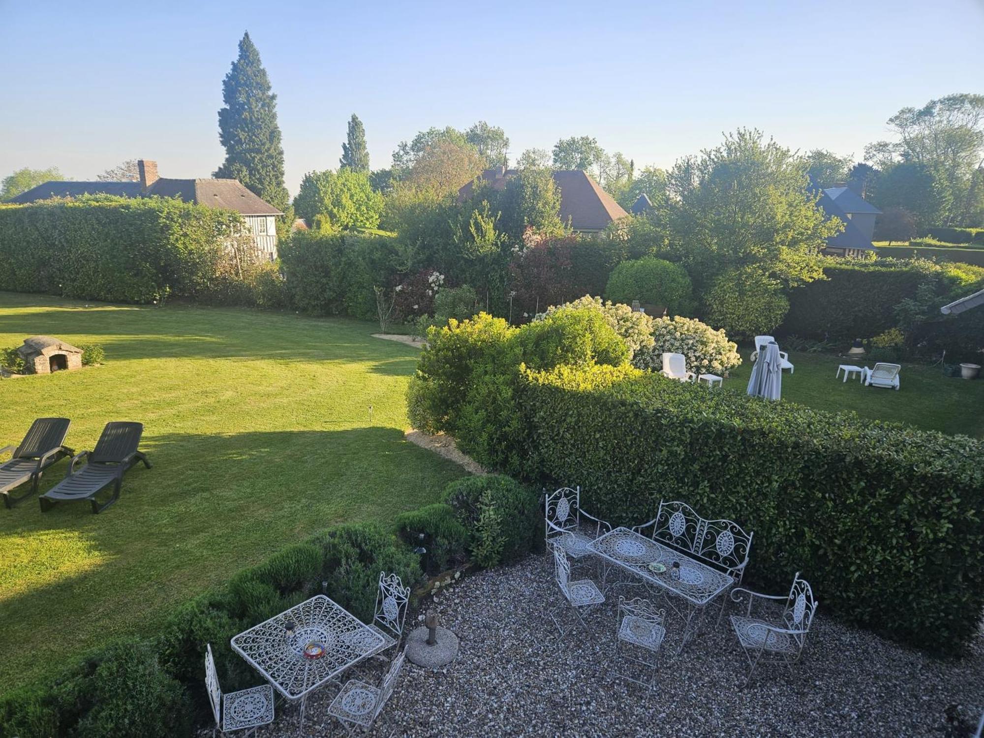 B&B - Le Clos Aux Masques Saint-Pierre-Azif Buitenkant foto