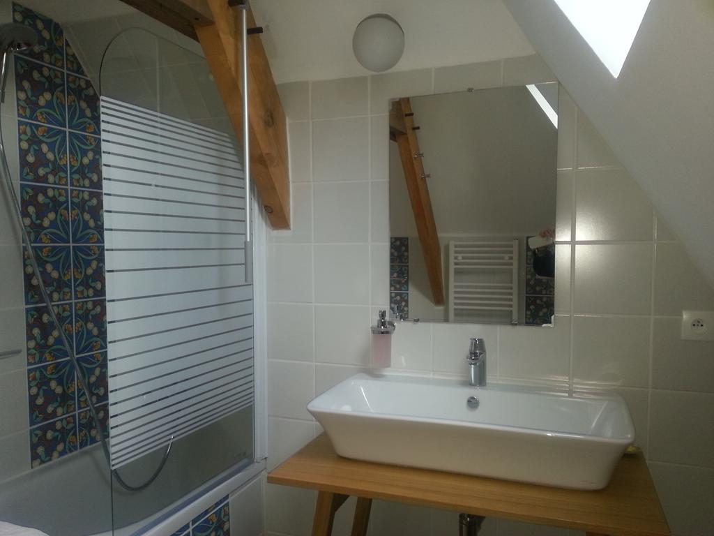 B&B - Le Clos Aux Masques Saint-Pierre-Azif Buitenkant foto