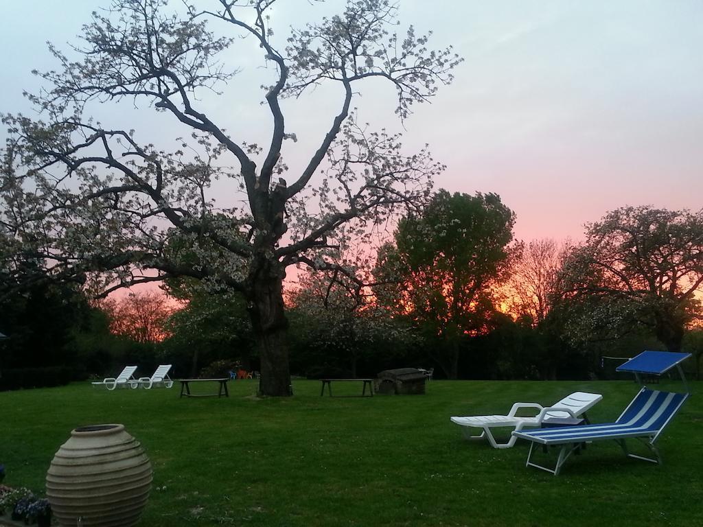 B&B - Le Clos Aux Masques Saint-Pierre-Azif Buitenkant foto