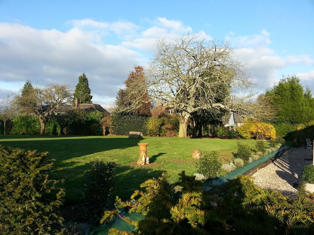 B&B - Le Clos Aux Masques Saint-Pierre-Azif Buitenkant foto
