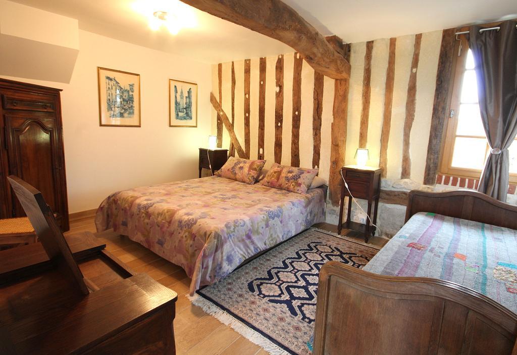 B&B - Le Clos Aux Masques Saint-Pierre-Azif Buitenkant foto