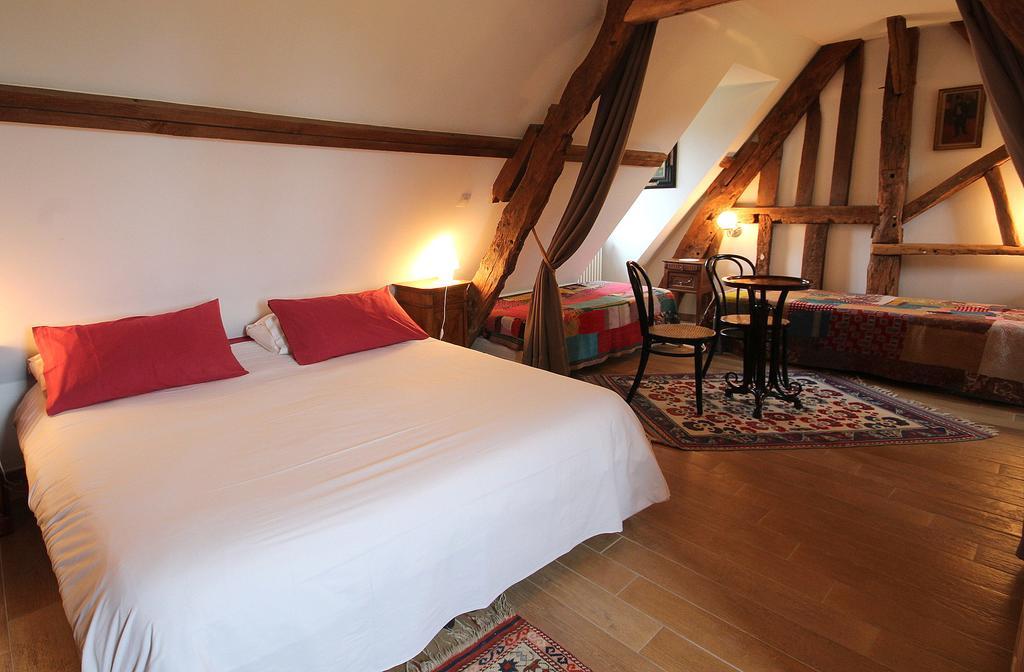 B&B - Le Clos Aux Masques Saint-Pierre-Azif Buitenkant foto