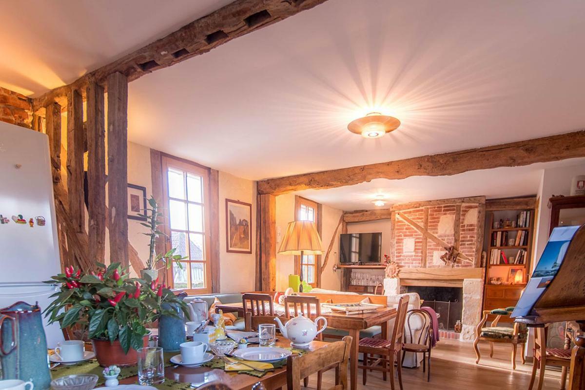 B&B - Le Clos Aux Masques Saint-Pierre-Azif Buitenkant foto